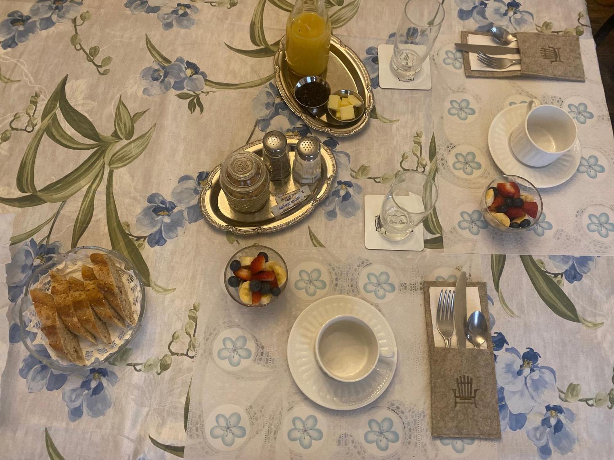 Blue Spruce Bed And Breakfast Muskoka 格雷文赫斯特 外观 照片