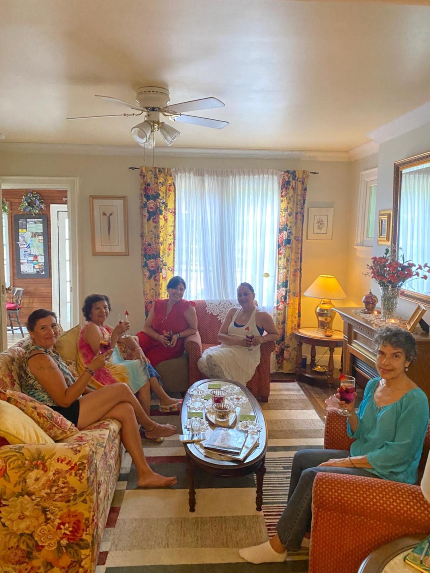 Blue Spruce Bed And Breakfast Muskoka 格雷文赫斯特 外观 照片